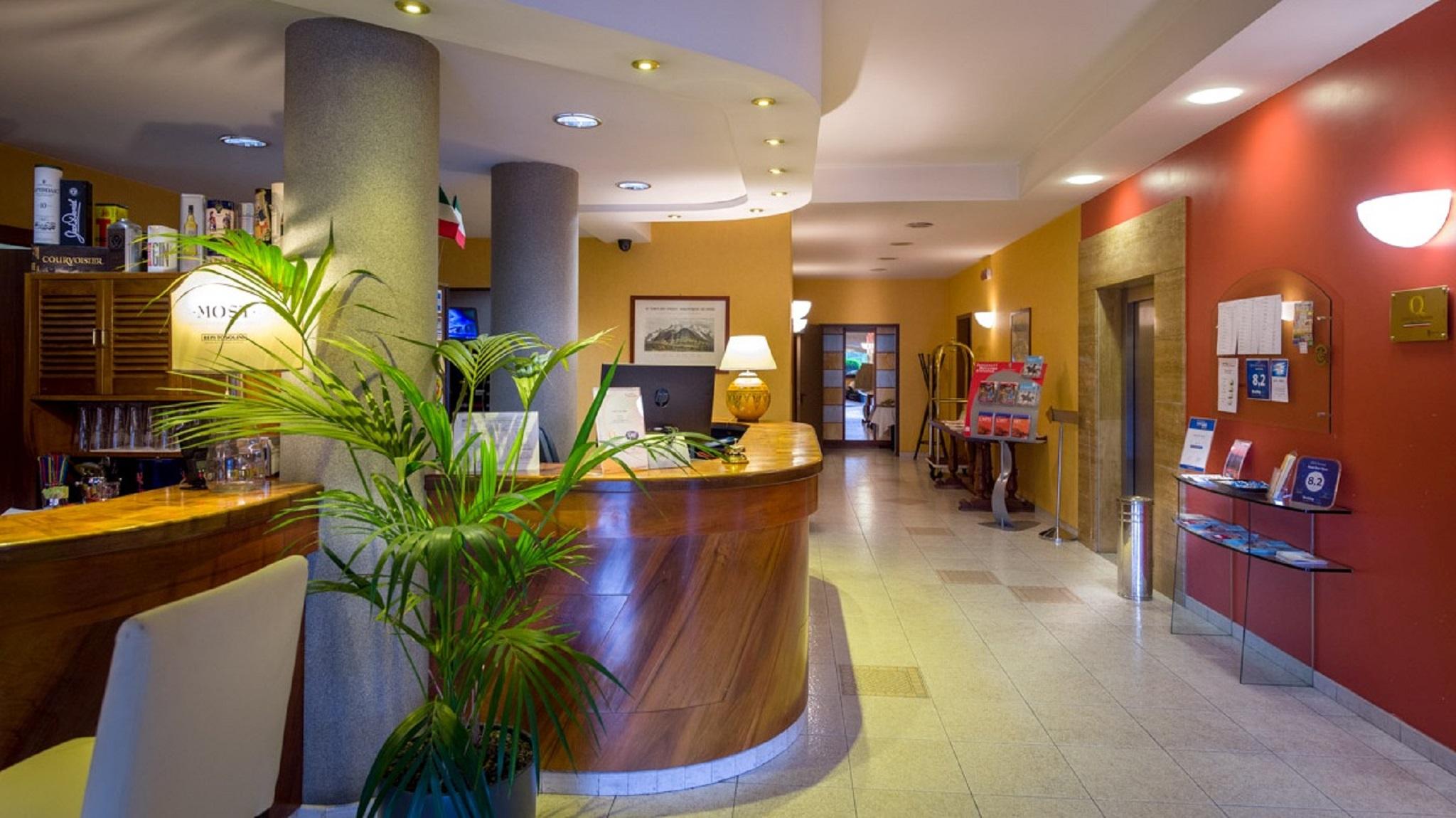 Hotel Des Alpes Rosta ภายนอก รูปภาพ