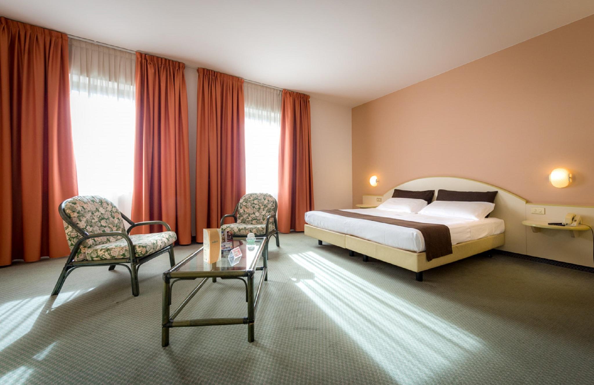 Hotel Des Alpes Rosta ภายนอก รูปภาพ