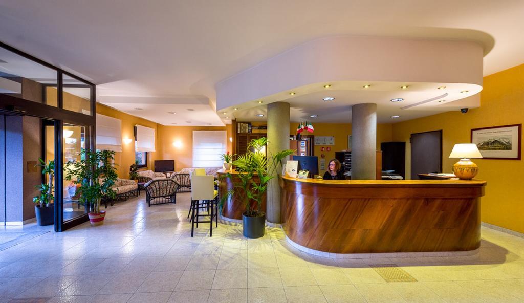 Hotel Des Alpes Rosta ภายนอก รูปภาพ