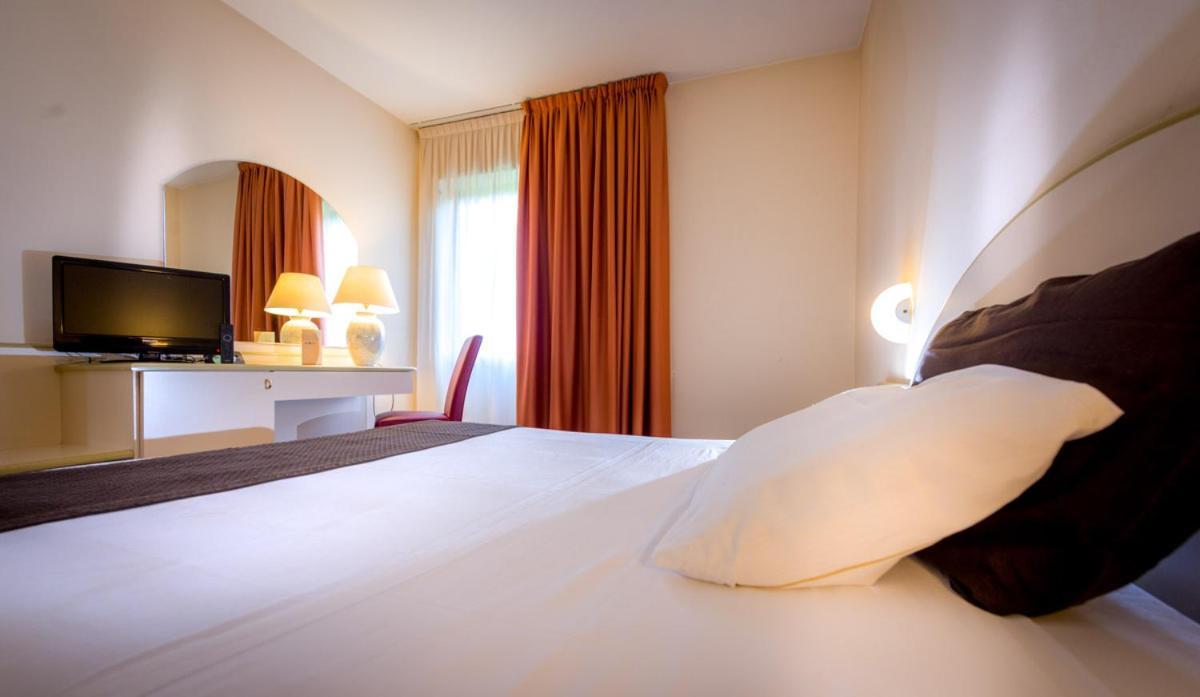 Hotel Des Alpes Rosta ภายนอก รูปภาพ