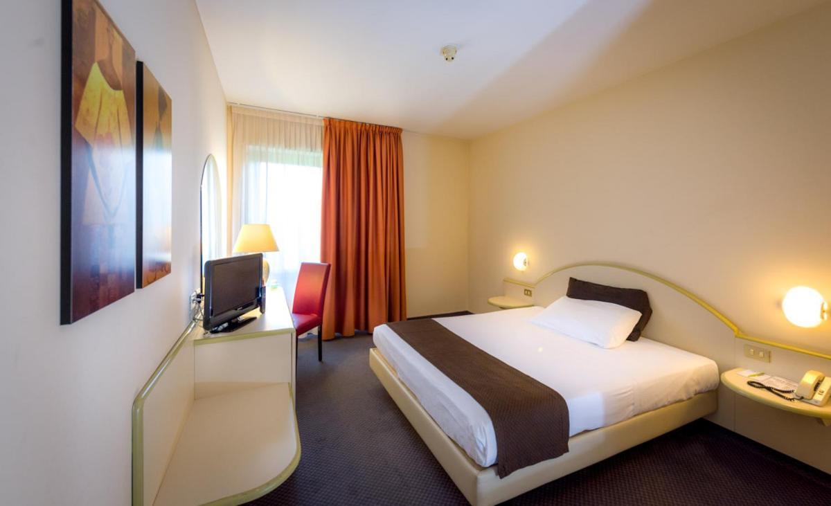 Hotel Des Alpes Rosta ภายนอก รูปภาพ
