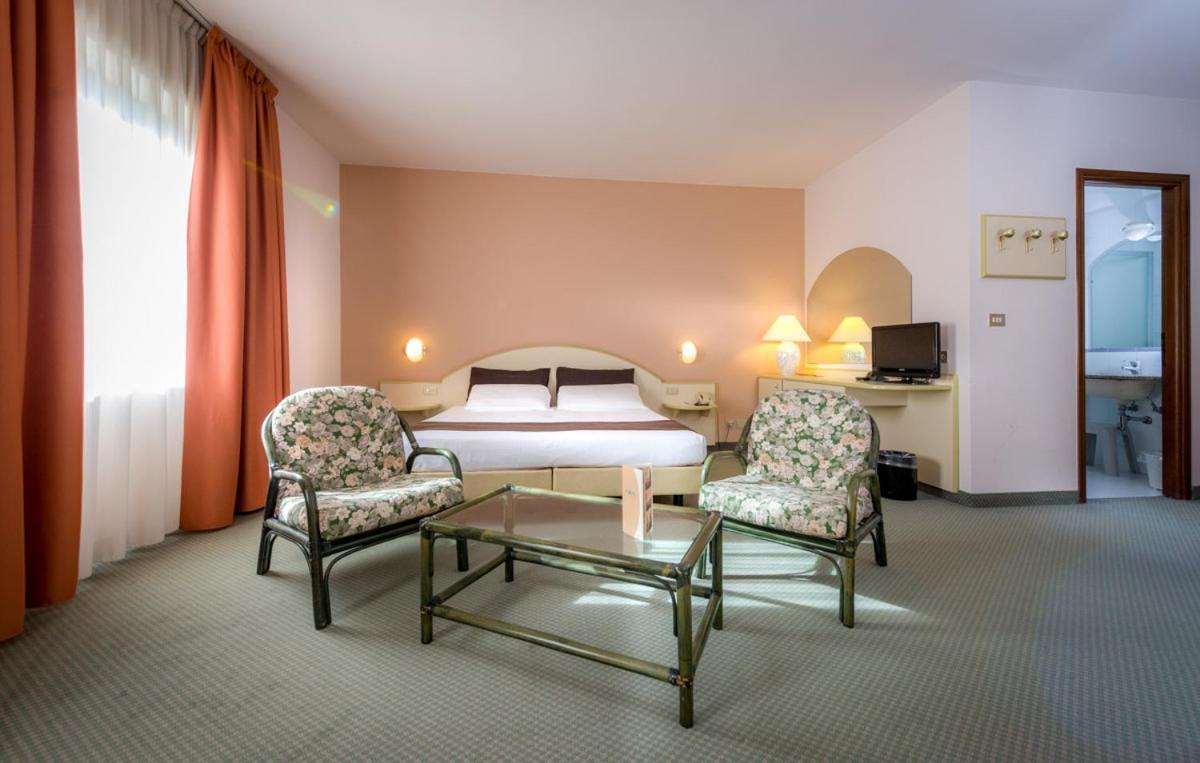 Hotel Des Alpes Rosta ภายนอก รูปภาพ